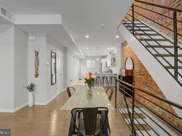 2227 Moore St, Philadelphia, PA 19145