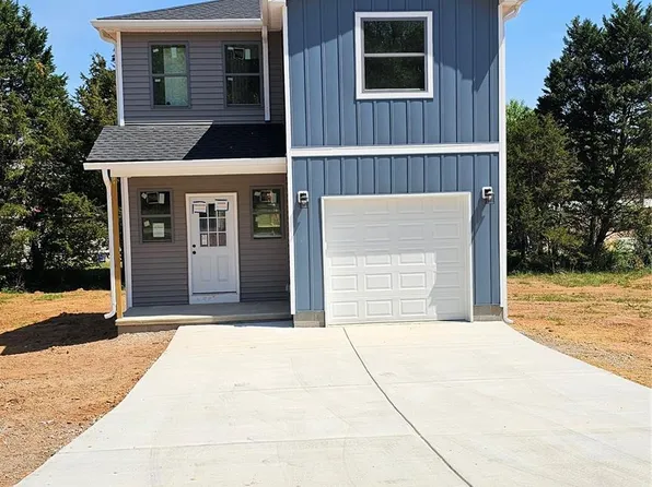 2930 21st Street Ln NE, Hickory, NC 28601