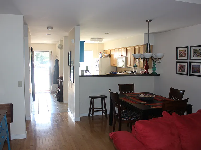 53 Stonington Cir — Photo 2