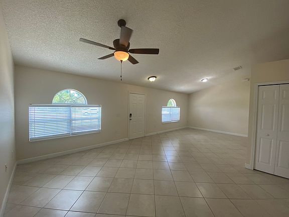 2nd image of 960 Fort Smith Blvd