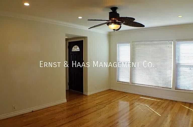 2953 Silva St — Photo 3