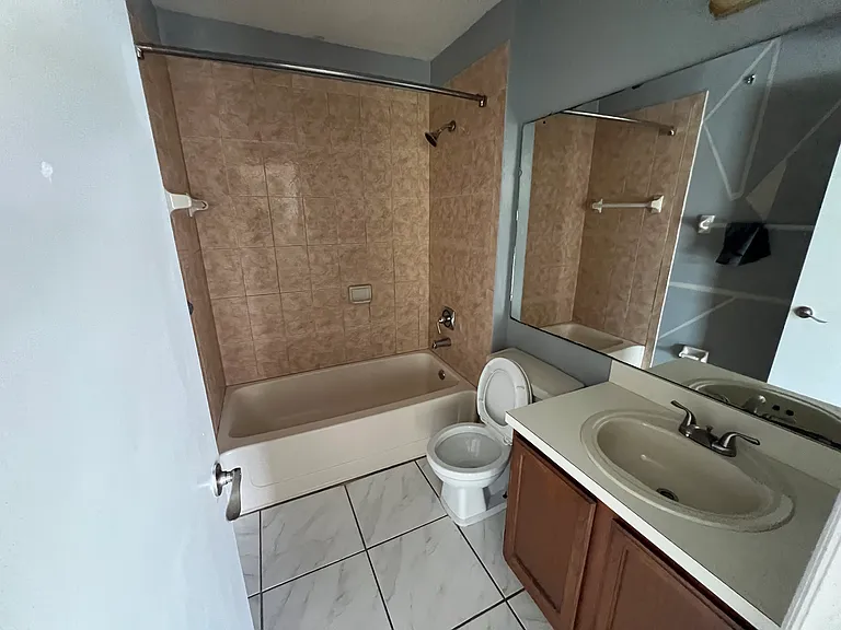 1315 Bradwell Dr — Photo 2