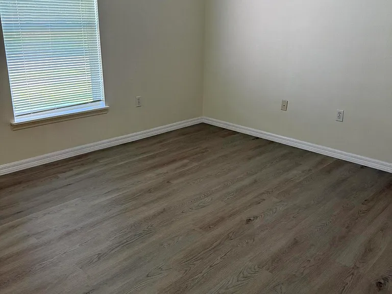 1178 White Oak Cir — Photo 12