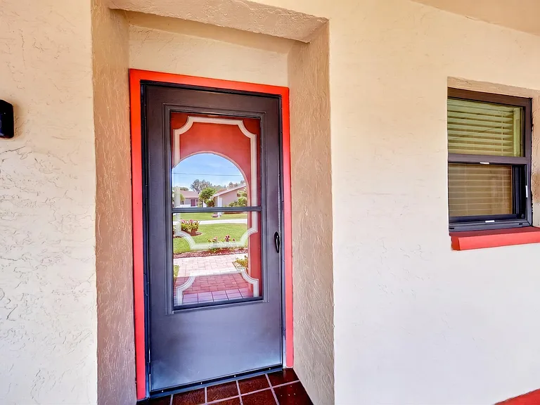 6363 Bonnie Bay Cir N — Photo 29