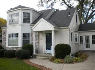 606 Cole Rd, Monroe, MI 48162