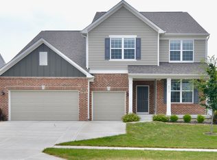 6013 Meadowview Dr, Whitestown, IN 46075