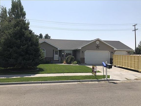 2nd image of 1630 Daffodil Pl