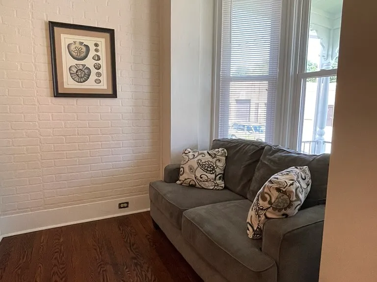 725 Grace St — Photo 2