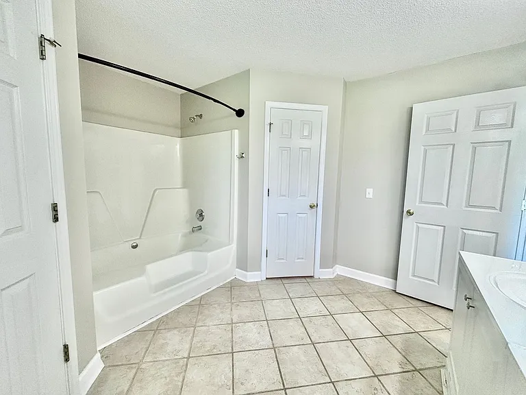 5087 Cassia Dr — Photo 9