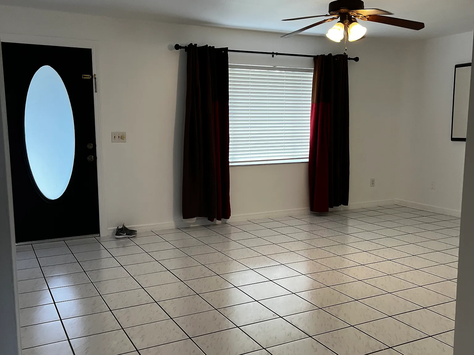 4 bed, 1260 sqft, $2,400 — Photo 3