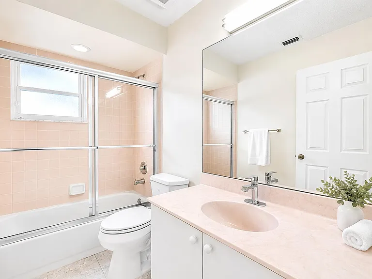 9581 Tavernier Dr — Photo 17