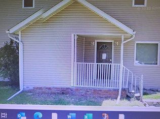 207 Union Hill Rd, Fairview Heights, IL 62208