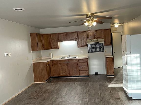 2nd image of 119 W Market St #20