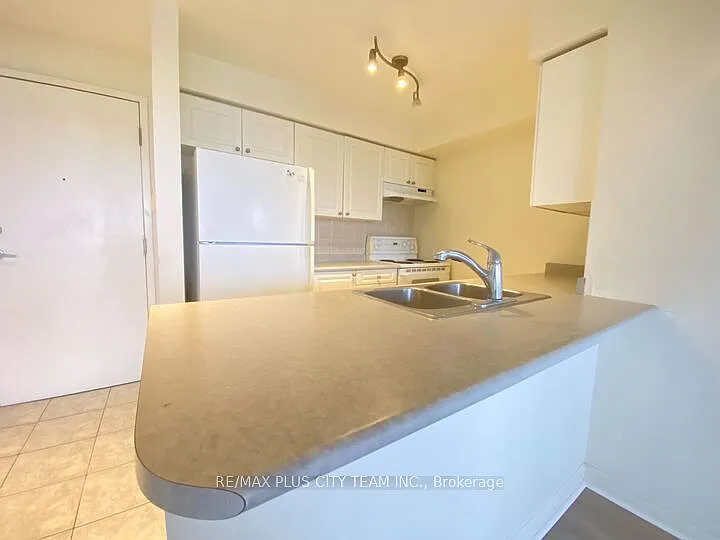 55 Strathaven Dr #1901 — Photo 7