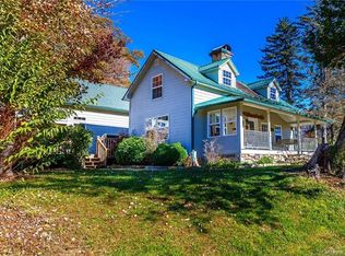 622 Johnny's Creek Rd, Balsam Grove, NC 28708