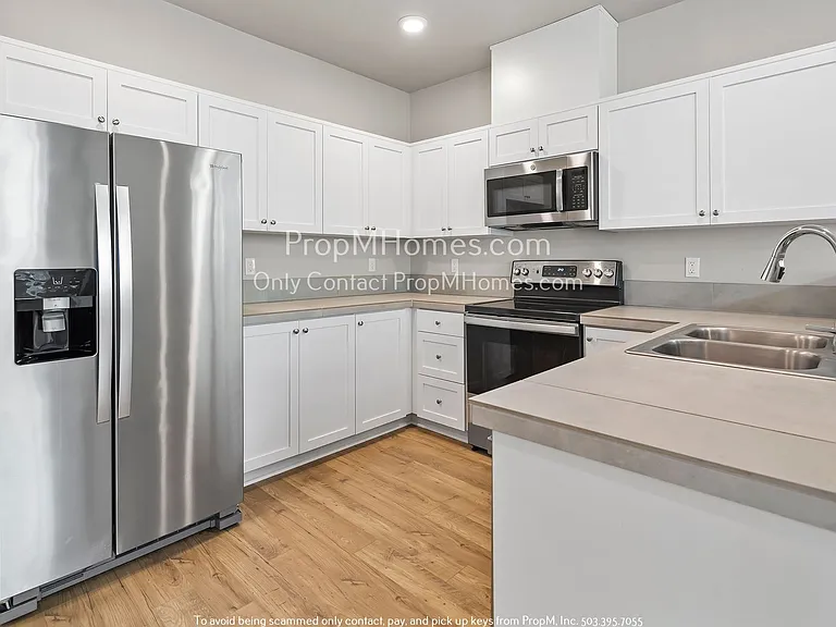 17149 SW Snowdale St #G302 — Photo 2