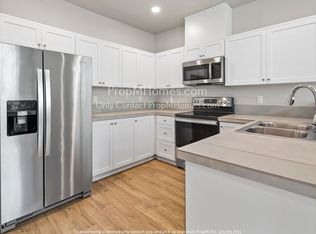 17149 SW Snowdale St #G302, Beaverton, OR