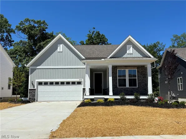 8274 Clydesdale Dr, Mentor, OH 44060
