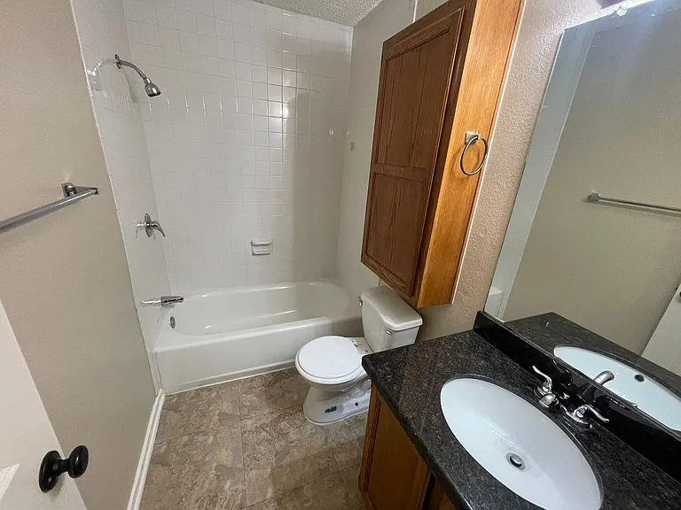 821 Loganwood Dr — Photo 11