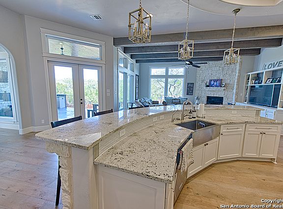 5th image of 25931 Streisand St