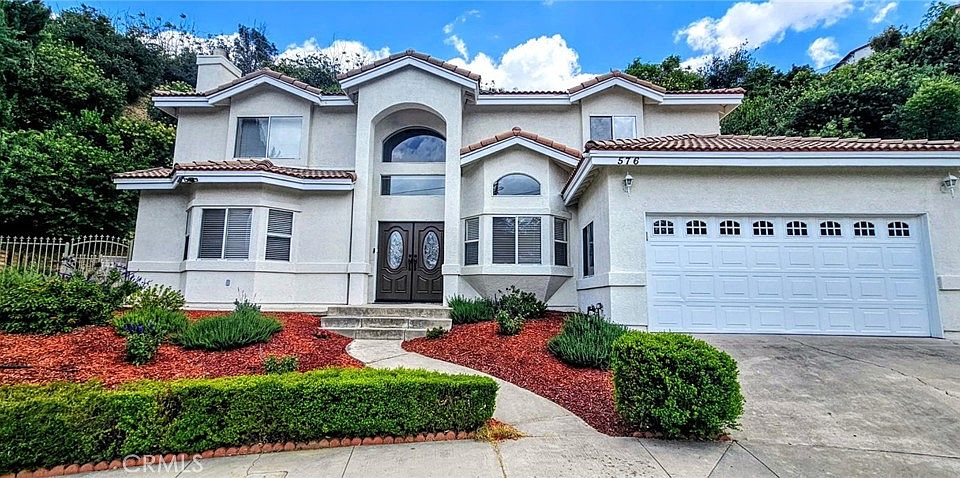1st image of 576 Tedford Way
