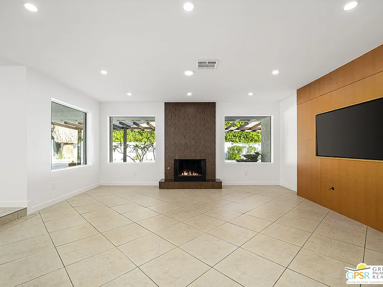 2750 E Vincentia Rd — Photo 20