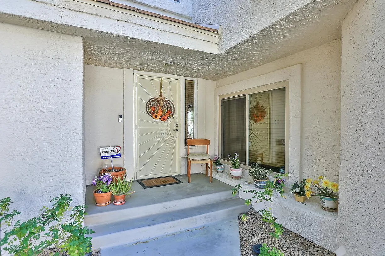 2 bed, 2.5 bath, 1557 sqft, $3,500 — Photo 2