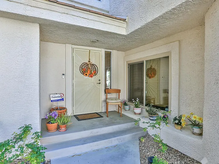 2657 Seashore Dr — Photo 2