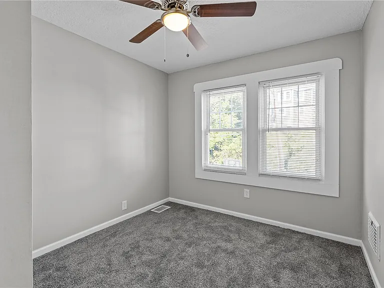 3065 Latonia Ave — Photo 23