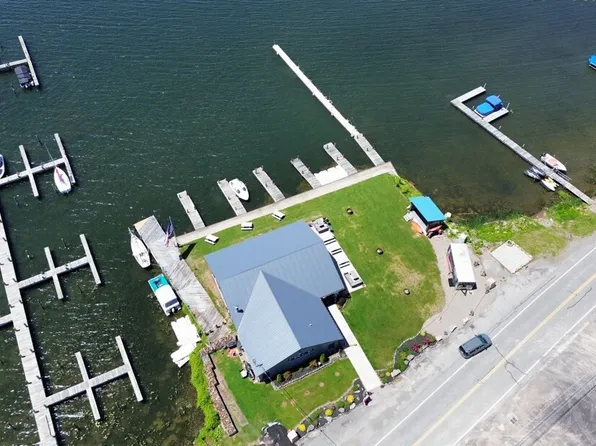 7147 Lake Bluff Rd, Wolcott, NY 14590