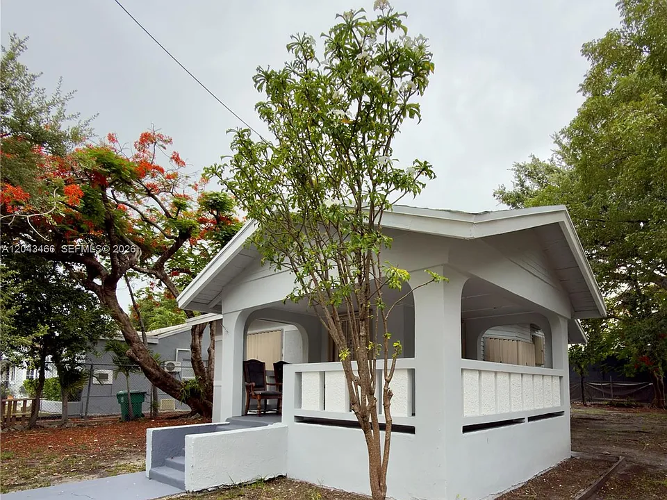 103 NW 35th St