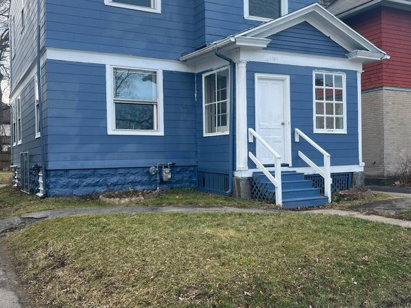 1409 E Main St