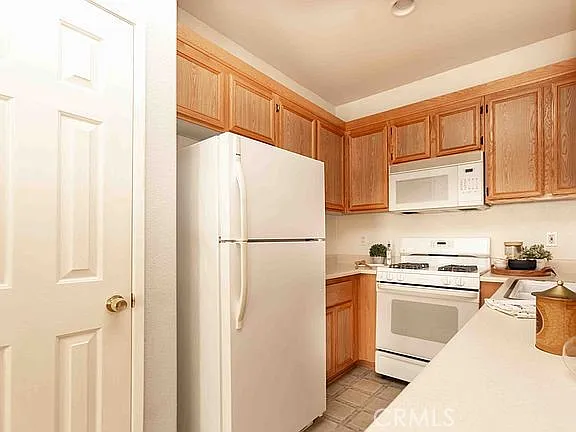 47395 Monroe St #226 — Photo 8