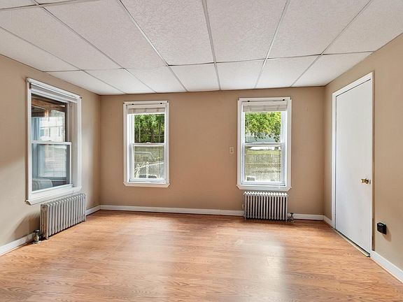 2nd image of 352 Stackpole St