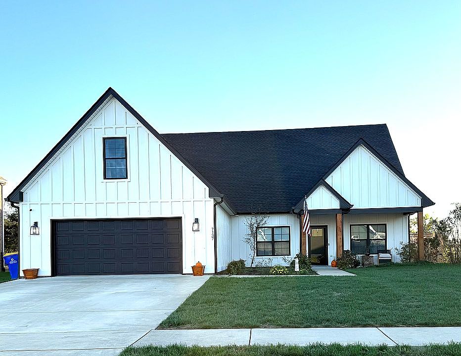 7137 Hilliard Circle