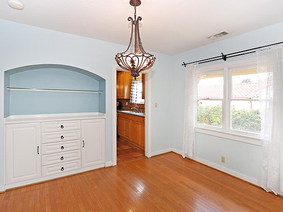 5th image of 3360 Glenrose Ave