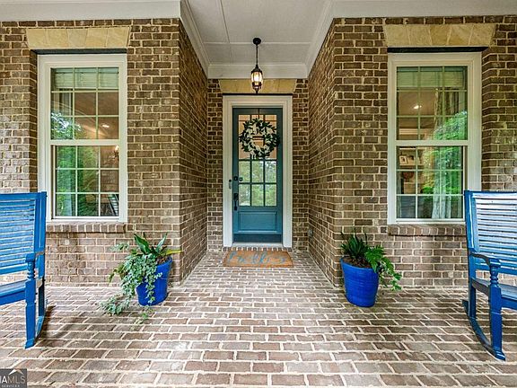 4th image of 1070 Reece Rd