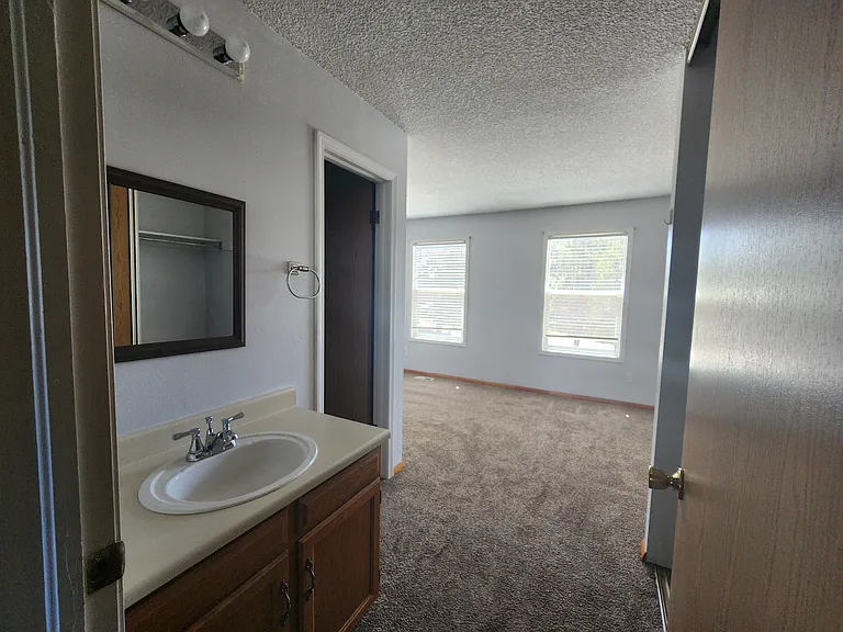 8813 W Floyd Ave — Photo 10