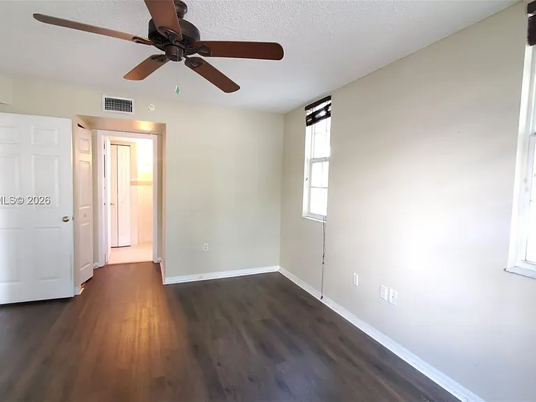 577 SW 111th Ln #203 — Photo 10