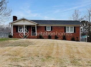 208 Ferncliff Dr, Gastonia, NC 28056