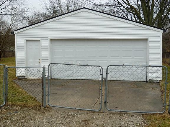 2nd image of 9825 E 25th St