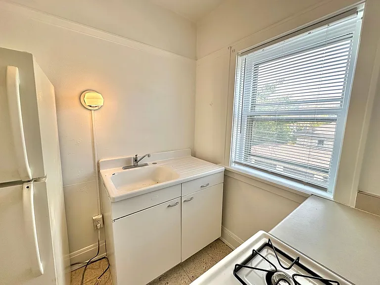 3819 N Oakland Ave — Photo 7