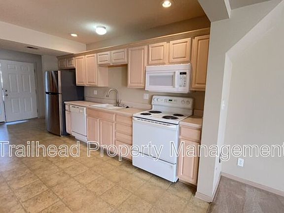 5th image of 4419 NE 83rd St