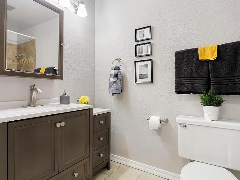1512 Dayton Ct NE — Photo 7