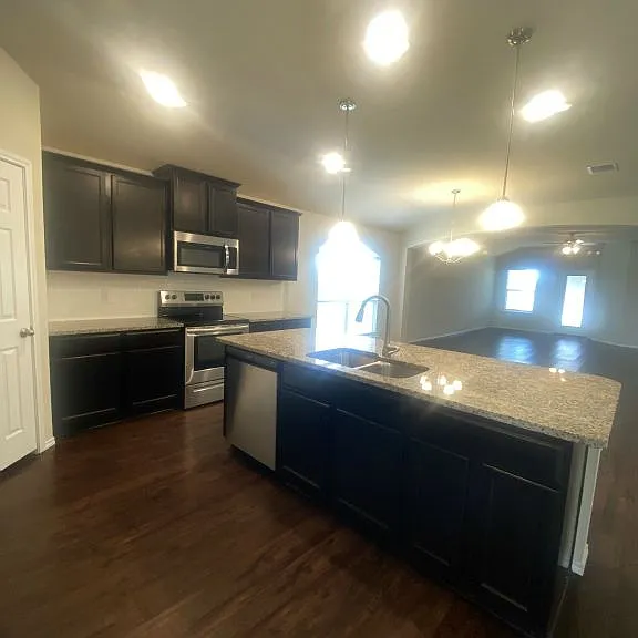 2604 Cortona St — Photo 7
