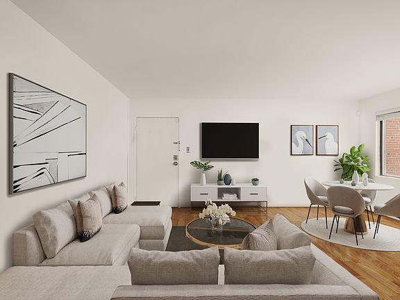 4th image of 1031 Michigan Ave NE APT 207