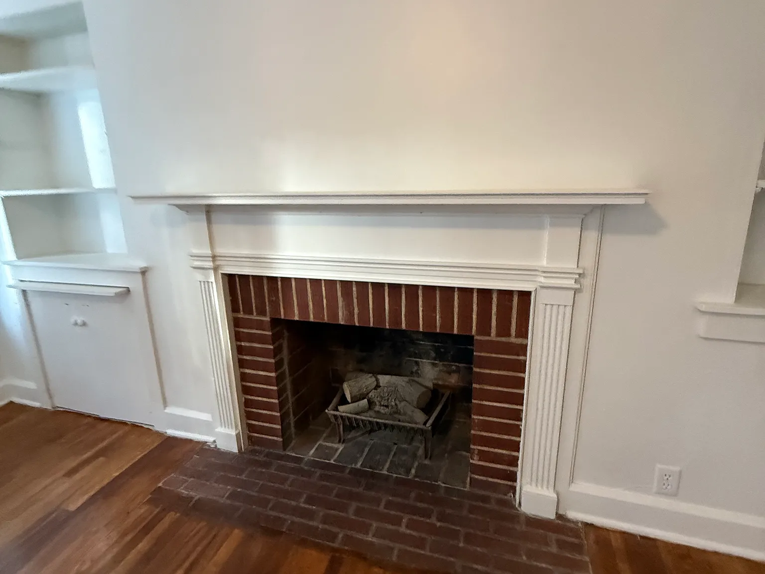 120 W Walnut St — Photo 4