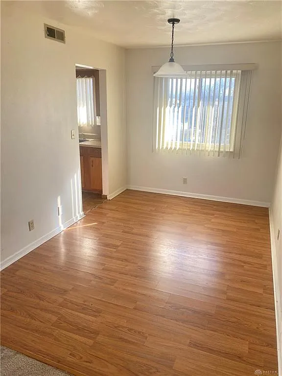 2 bed, 1.0 bath, 6075 sqft, $795 — Photo 2
