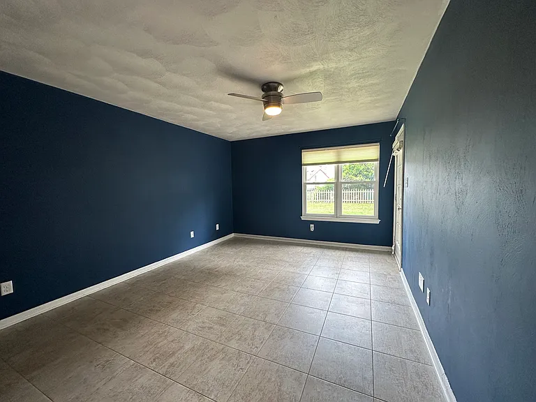 909 Chigwell Rd — Photo 24