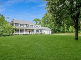 62 Wickham Rd, North Kingstown, RI 02852